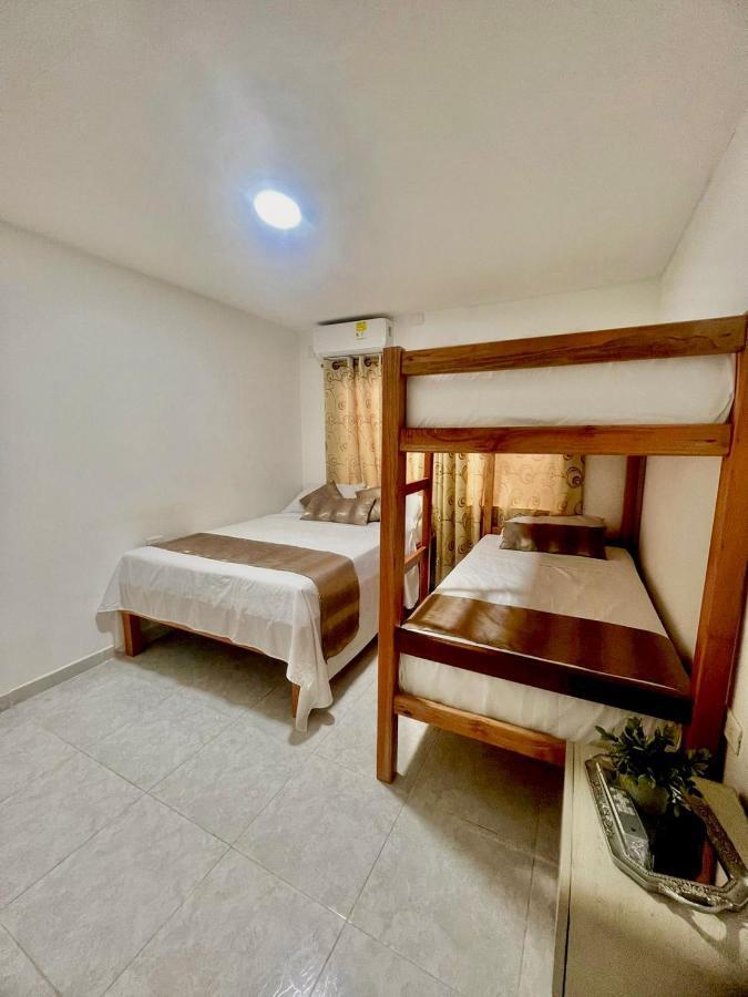 Hostal Casa San Pedro Санта-Марта Экстерьер фото
